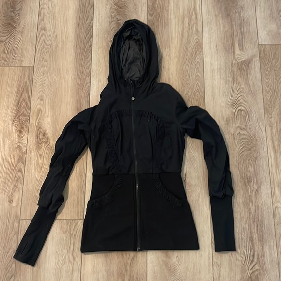 Tops - Womens Lululemon zip up hoodie